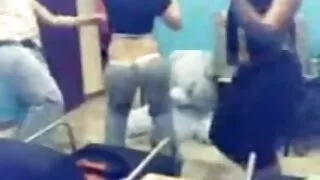 Bruneta în ciorapi Penis Urias ia în clipuriporno piept