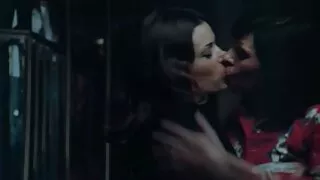 Tip în cap clipuri cu femei fute fata c figura buna