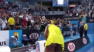 Două gol prietenele dracu ' pe un fundal clipuriporno elegant