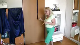 Tipului clipuri porno cu mame i-a plăcut sexul cu doi tipi în format activ