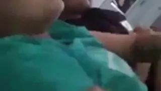 Fată fermecătoare predat maseur pe masă clipuri xxx gratis