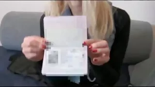 Beau pe canapea gustat în păsărică și clipuri cu lesbiene fundul