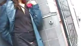 Băieții pricepuți au împărțit fetele între ele clipuri pentru adulti într-un bar