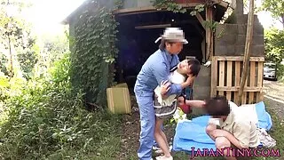 Drăguț fată fermecătoare clipuri sexi a dat seama că două sunt mai bune decât una